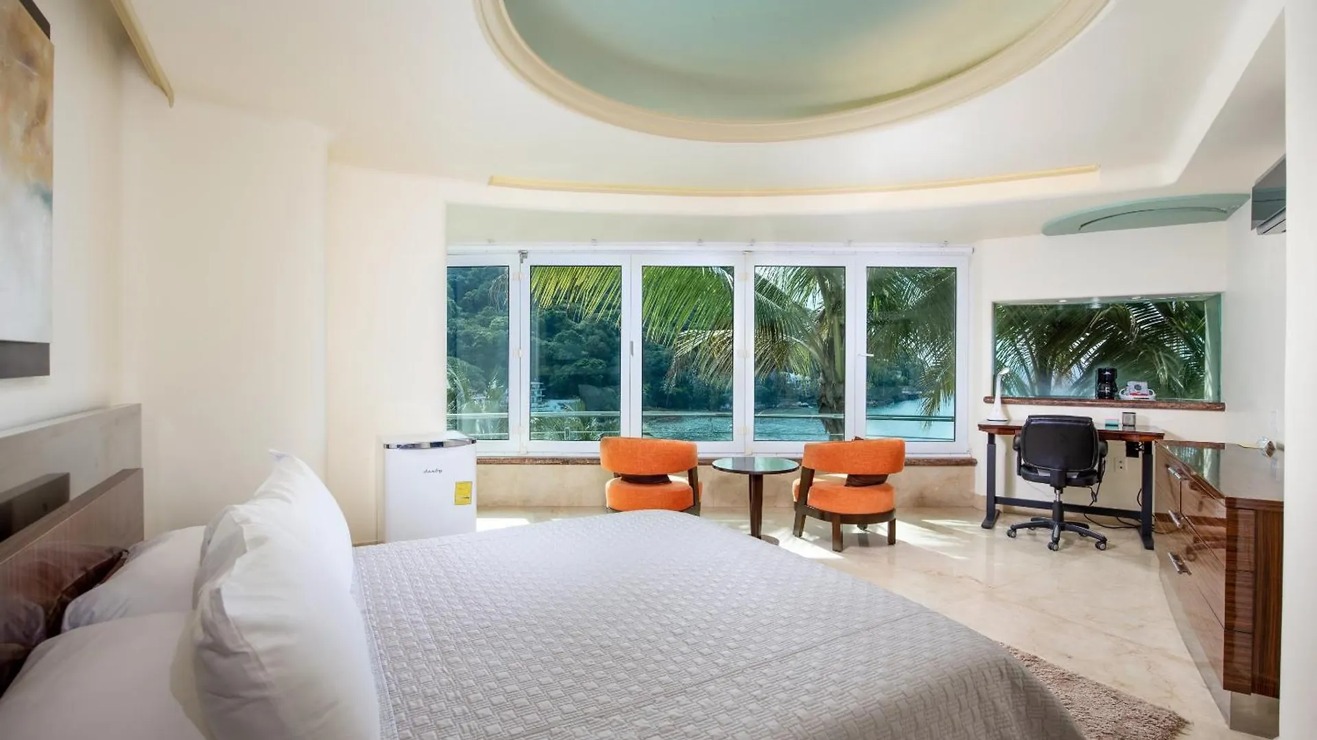 Boca de Tomatlán Ocean Frontage luxury Villa for rent Puerto Vallarta México