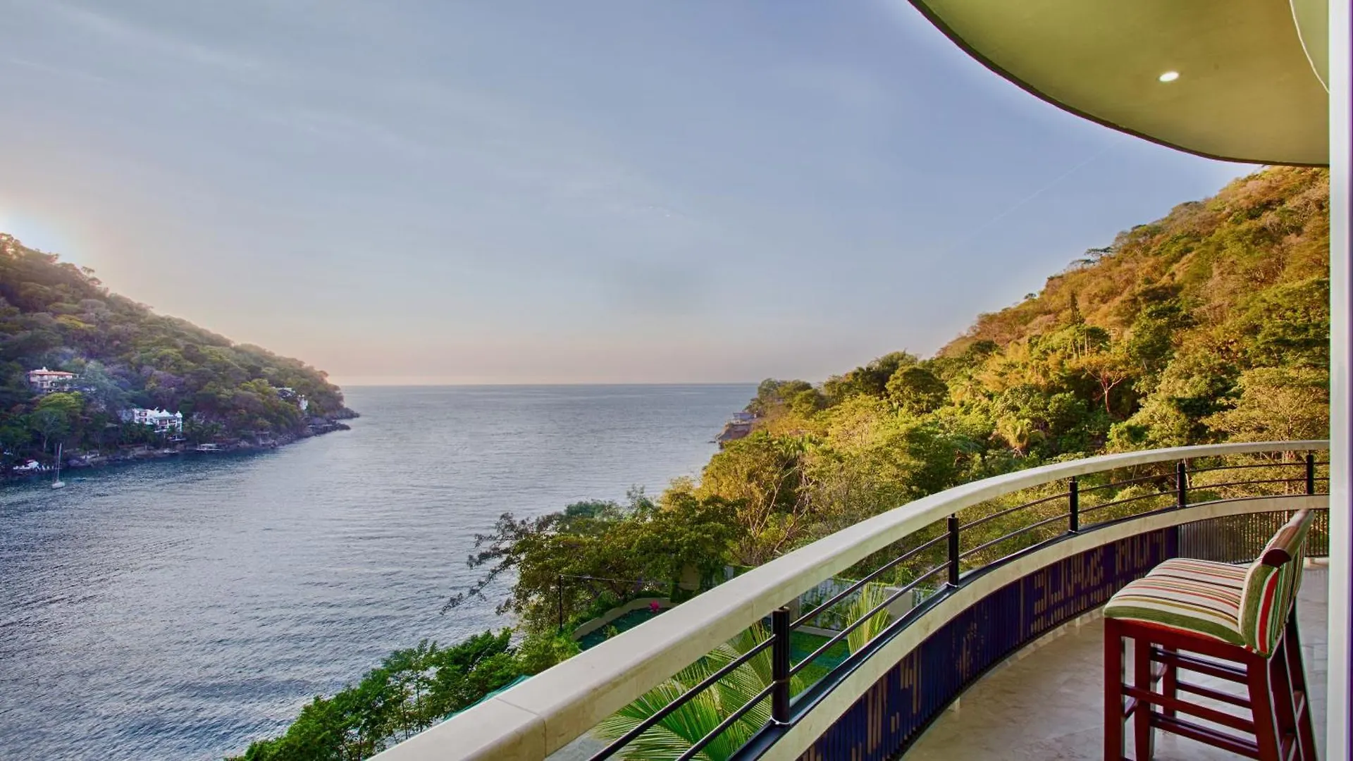 Boca de Tomatlán Ocean Frontage luxury Villa for rent Puerto Vallarta