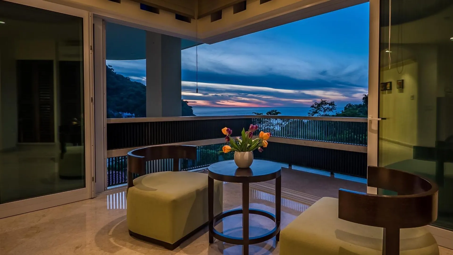 Boca de Tomatlán Ocean Frontage luxury Villa for rent Puerto Vallarta