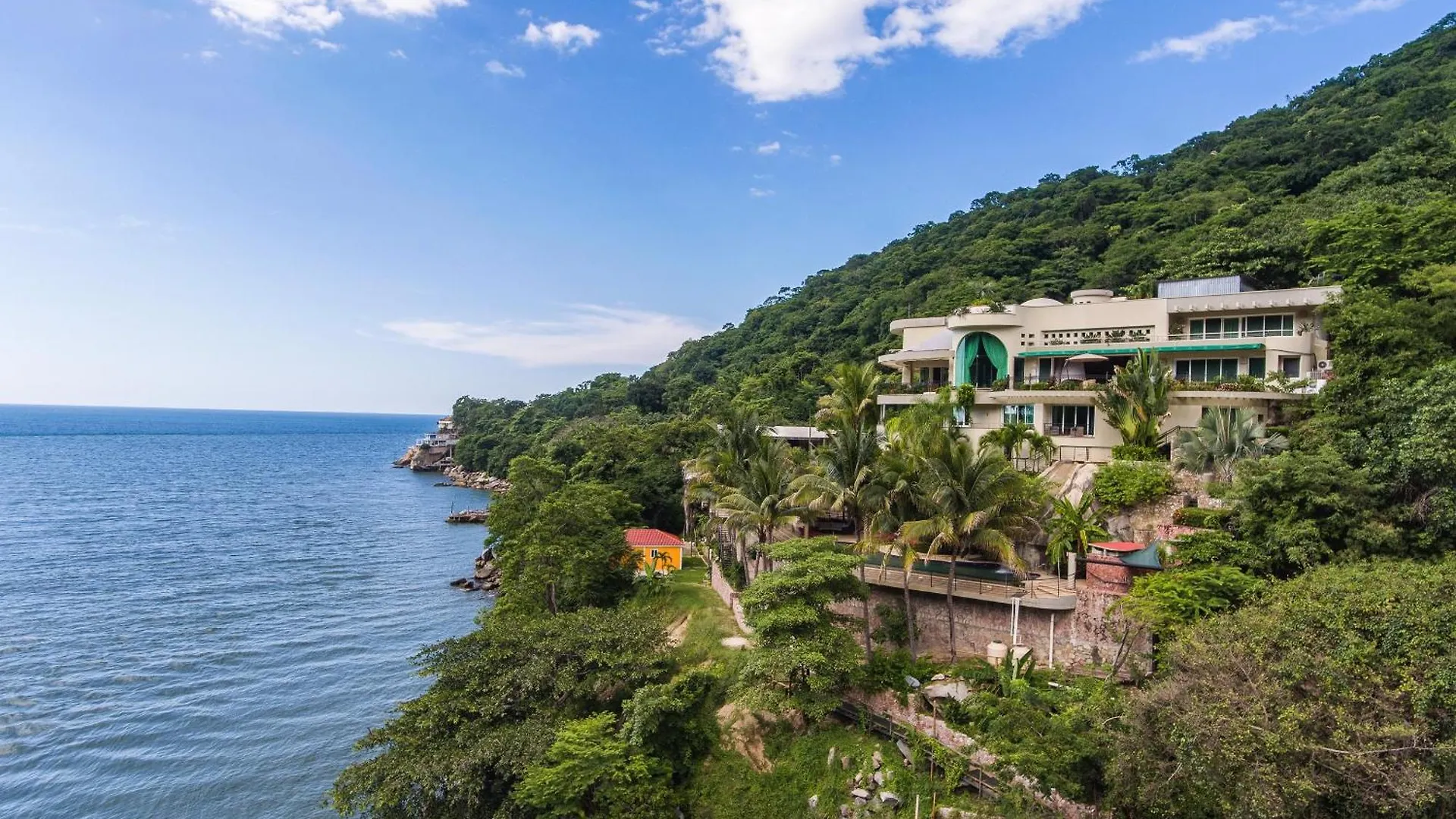 Boca de Tomatlán Ocean Frontage luxury Villa for rent Puerto Vallarta