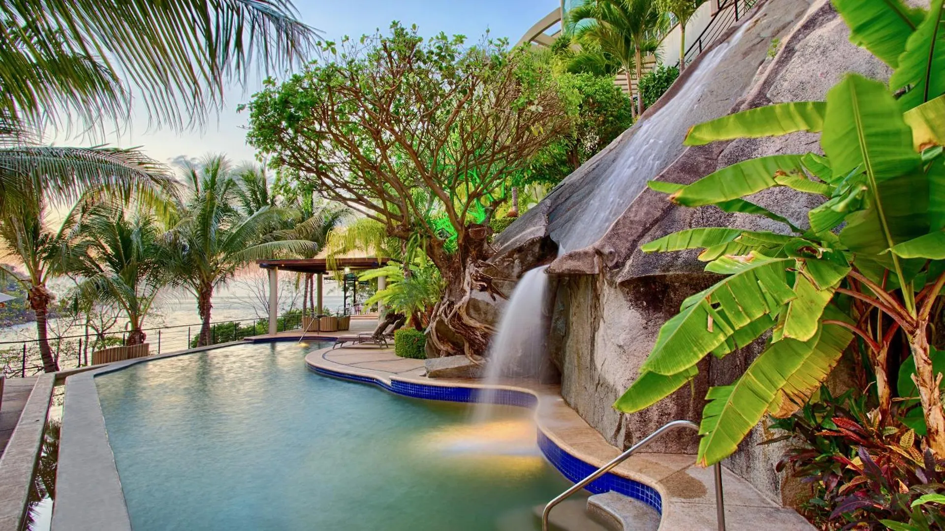 Boca de Tomatlán Ocean Frontage luxury Villa for rent Puerto Vallarta